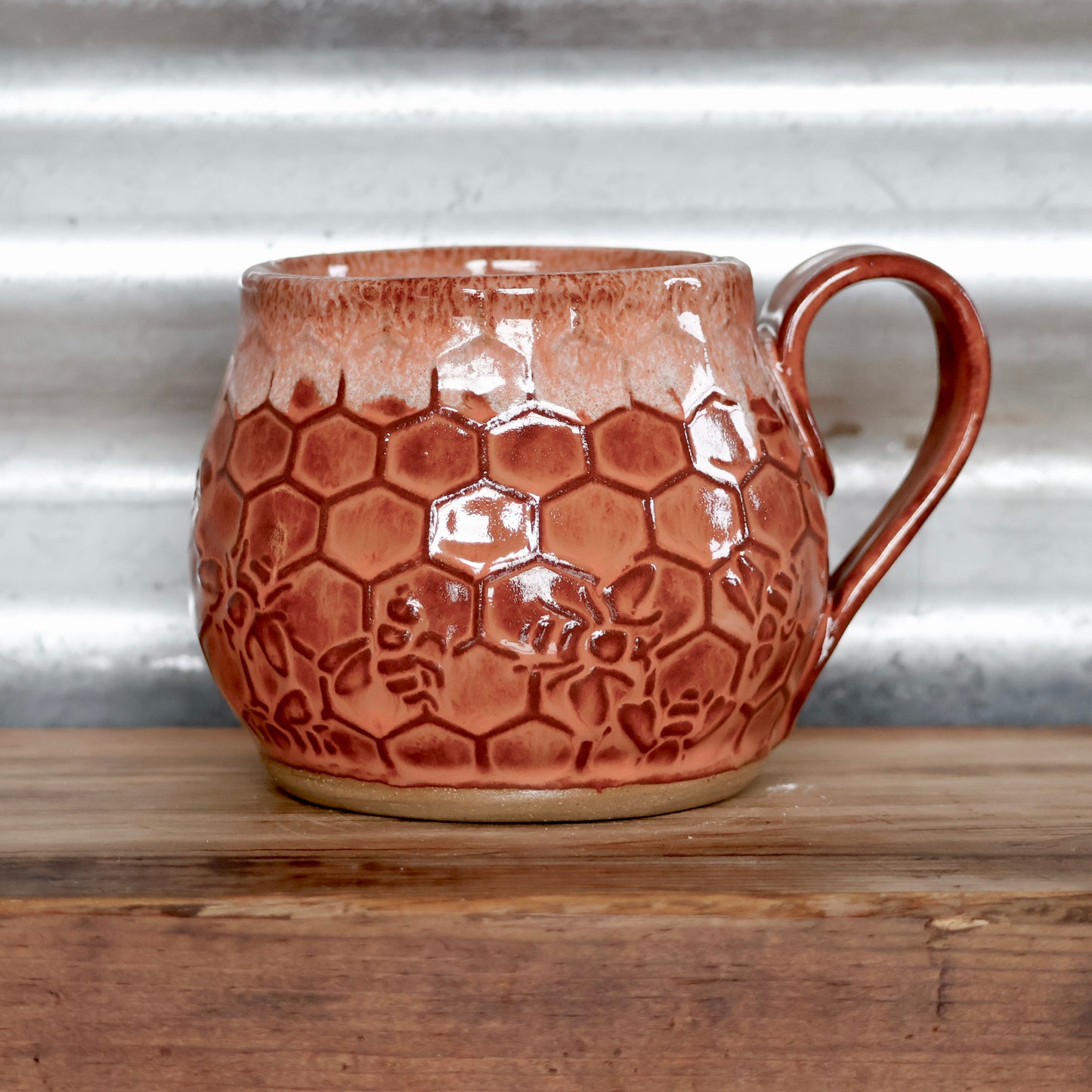 1046-Bee Mug